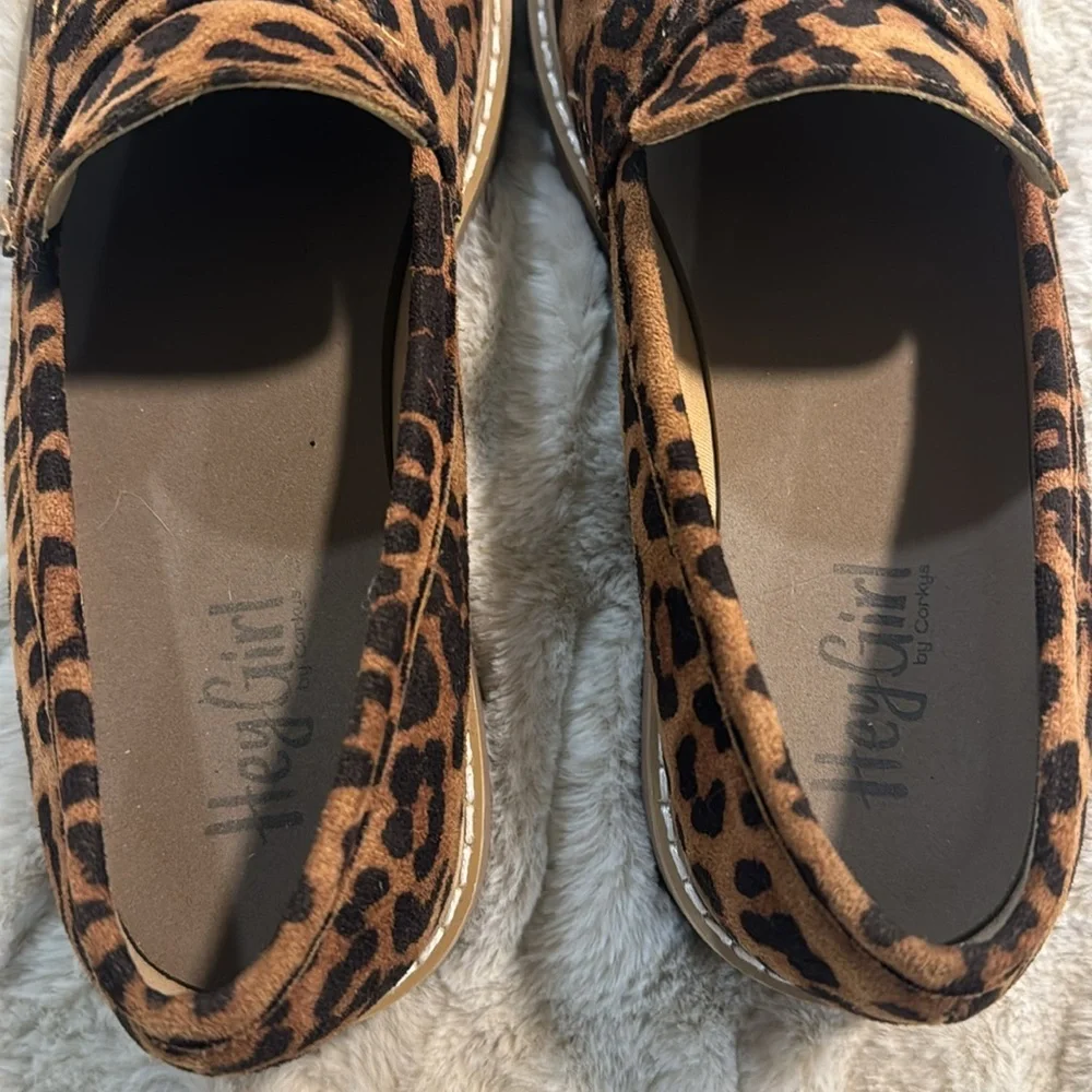 Leopard loafers. NWOT - Picture 2 of 6